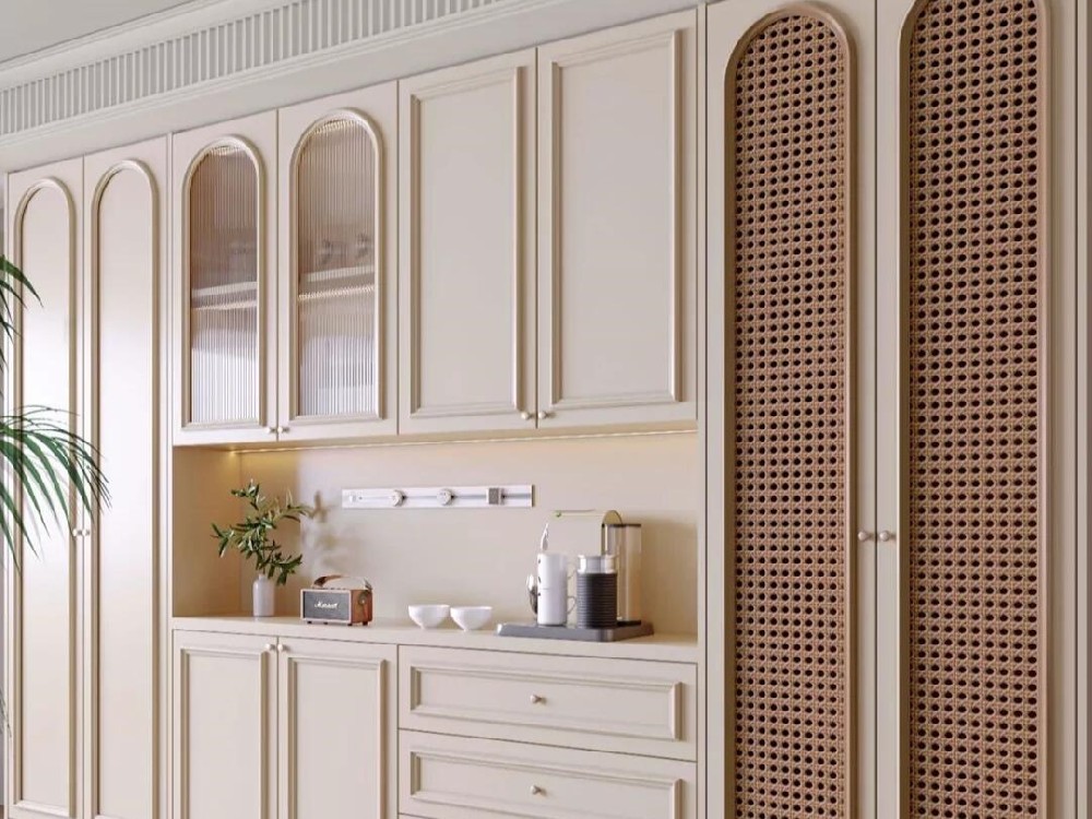 以簡約的線條勾勒出浪漫的法式風情。